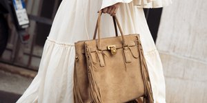 Αυτή είναι η ιδανική καθημερινή τσάντα, σύμφωνα με τη style expert -Kαι δεν είναι μαύρη