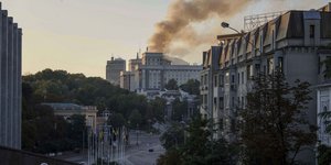 Έσβησε η πυρκαγιά στην έδρα της κυβέρνησης στο Κίεβο
