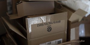 Τουλάχιστον 88 ταχυδρομικές υπηρεσίες διέκοψαν τις αποστολές δεμάτων στις ΗΠΑ, λόγω των δασμών	