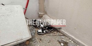 Το σημείο που έπεσε ο 20χρονος στον φωταγωγό στο Βόλο