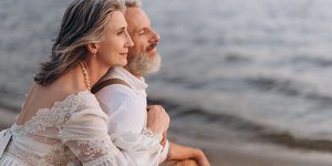 Ζευγάρια από κάθε γωνιά του κόσμου, διάσημα και άσημα, συρρέουν σε τελετές όπου ξαναλένε το «ναι» / SHUTTERSTOCK