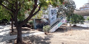 Το σημείο στην περιοχή της Ακρόπολης όπου εντοπίστηκε το βρέφος μέσα σε καρότσι σούπερ μάρκετ