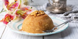 Σιμιγδαλένιος χαλβάς με μέλι / Φωτογραφία: Shutterstock