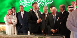 Αν κάτι καθιστά την ιστορία του Twitter αποκαλυπτική για το πώς λειτουργεί η ισχύς στην εποχή του τεχνο-χρηματοπιστωτικού καπιταλισμού, αυτό είναι οι στενοί δεσμοί ανάμεσα στον Έλον Μασκ και τη Σαουδική Αραβία / GETTY