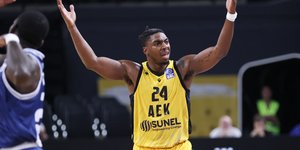 Ο Φρανκ Μπάρτλεϊ της ΑΕΚ