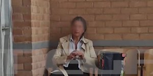 Η 62χρονη που έθαψε τη μητέρα της στην αυλή του σπιτιού της στη Βοιωτία