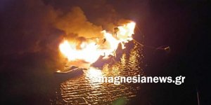 To ιστιοπλοϊκό κάηκε ολοσχερώς