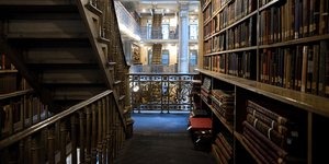 Η μεγαλύτερη βιβλιοθήκη ψεμάτων στον κόσμο βρίσκεται στην καρδιά του πανεπιστημίου Johns Hopkins και φέρει ένα ειρωνικό όνομα / Johns Hopkins 