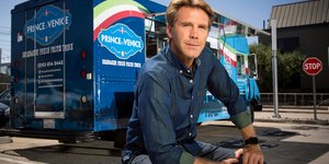 Ο πραγματικός Πρίγκιπας της Βενετίας που φτιάχνει φρέσκα ζυμαρικά στους δρόμους του Λος Αντζελες / FACEBOOK