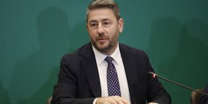 Ο Νίκος Ανδρουλάκης στη συνάντηση με εκπροσώπους καταναλωτών