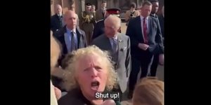 «Πόσο καιρό το ξέρεις;»: Διαδηλωτής φώναζε στον βασιλιά Κάρολο για την υπόθεση του πρίγκιπα Άντριου