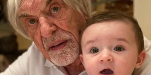 Ο Μπέρνι Έκλεστοουν με τον μικρότερο γιο του