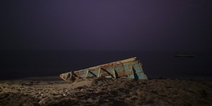 Τραγωδία στη Γκάνα σε ανατροπή πλεούμενου με 15 νεκρούς 