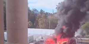 φωτιά εθνοσυνέλευση Βελιγράδι