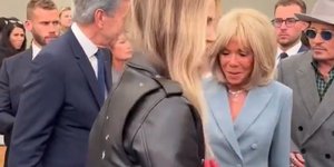 Η στιγμή που η Σαρλίζ Θερόν αγνοεί τον Τζόνι Ντεπ