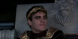 Ο Χοακίν Φίνιξ υποδύεται τον ρόλο του Κόμμοδου.