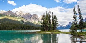 Το Spirit Island δεν είναι απλώς «το πιο φωτογραφημένο σημείο των Βραχωδών Ορέων» / SHUTTERSTOCK