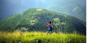 Στα ορεινά τοπία της πολιτείας Meghalaya, στη βορειοανατολική Ινδία, βρίσκεται το χωριό Kongthong / SHUTTERSTOCK