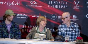 Ο Ντάνιελ Ντέι-Λιούις με τον γιο του στην Αθήνα