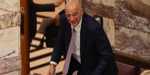 Ο Νίκος Δένδιας στα «ορεινά έδρανα» της Βουλής