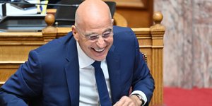 Ο Νίκος Δένδιας στη Βουλή