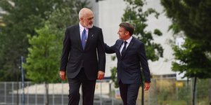 Εντι Ράμα και Εμανουέλ Μακρόν