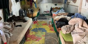 Άθλιες οι συνθήκες στον χώρο που έμεναν οι εργάτες γης