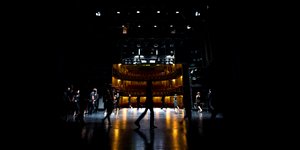 Ανοίγει η αυλαία του Εθνικού