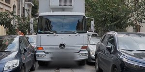 Φορτηγό κόλλησε στην Καλλιδρομίου