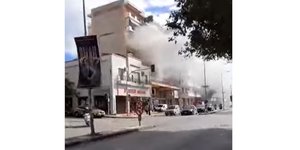 Φωτια σε πολυκατοικία στη Νεάπολη