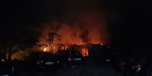 Φωτιά σε εγκαταλελειμμένο οίκημα στο κέντρο της Θεσσαλονίκης