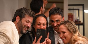 Συγγενείς ομήρων μιλούν με τον Τραμπ στο τηλέφωνο