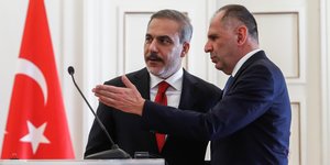 Ο Γιώργος Γεραπετρίτης με τον Τούρκο υπουργό Εξωτερικών Χακάν Φιντάν το 2024