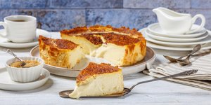 Γιαουρτόπιτα με λεμόνι / Φωτογραφία: Shutterstock