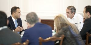 Ο αντιπρόεδρος της Google αρμόδιος για ιδιωτικότητα και ασφάλεια, Evan Kotsovinos και ο Κυριάκος Μητσοτάκης