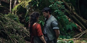 Jessie Buckley and Paul Mescal in Hamnet