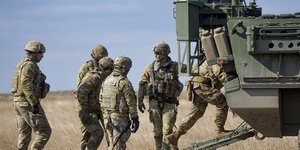 Περίπου 1.000 στρατιώτες των ΗΠΑ θα παραμείνουν στη Ρουμανία