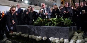 Ισπανία: Έναν χρόνο μετά τις φονικές πλημμύρες στην Βαλένθια, εκδηλώσεις μνήμης για τα θύματα σε τετάμενο κλίμα