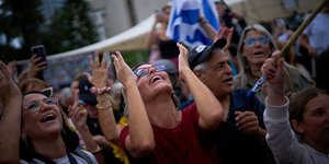Πανηγυρισμοί στο Ισραήλ μετά τη συμφωνία εκεχειρίας με τη Χαμάς