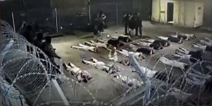 Στιγμιότυπο από το σοκαριστικό βίντεο με την κακοποίηση κρατουμένου από άνδρες του ισραηλινού στρατού