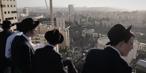 Υπερορθόδοξοι σε διαδήλωση στην Ιερουσαλήμ