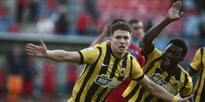 Ο Καλοσκλάμης πανηγυρίζει γκολ στην Ηλιούπολη