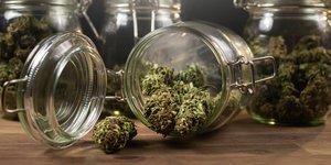Κάνναβη σε βαζάκι