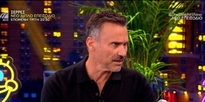 Ο Γιώργος Καπουτζίδης στο The 2 Night Show