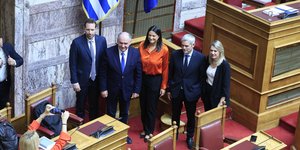 Η Κεραμέως με βουλευτές