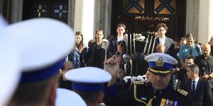 Στιγμιότυπο από την κηδεία του Διονύση Σαββόπουλου