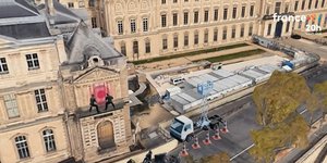 Τα βήματα που ακολούθησαν οι δράστες για να αποσπάσουν τα πολύτιμα κοσμήματα από το μουσείο του Λούβρου αποτύπωσε σε γραφική αναπαράσταση η δημόσια γαλλική τηλεόραση