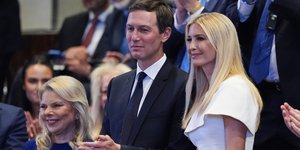 O  Τζάρεντ Κούσνερ, γαμπρός του Ντόναλντ Τραμπ και η Ιβάνκα, κόρη του Αμερικανού προέδρου