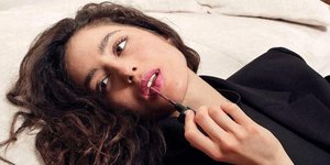 Μπορεί να προκαλέσει σπυράκια -Δείτε πώς θα καταλάβετε σε 5 δευτερόλεπτα αν πρέπει να πετάξετε το κραγιόν σας