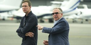 Κούσνερ και Γουίτκοφ σε αεροδρόμιο